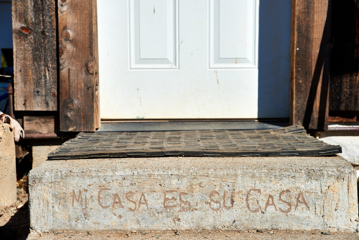 commercial-lifestyle-reportage-photographer-vineyard-workers-stoop-portland-oregon