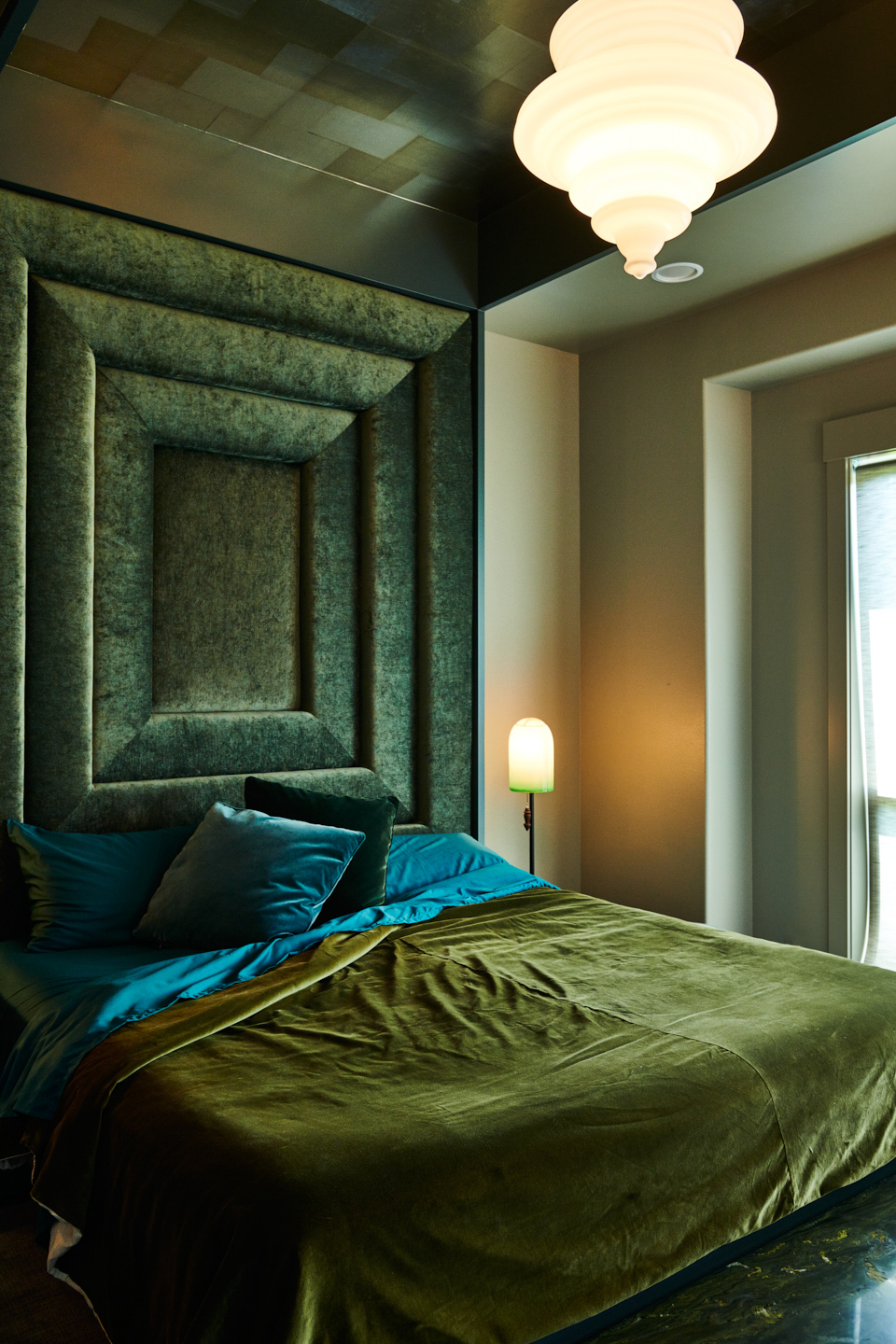 editorial-interiors-architecture-photographer-jaime-schmidt-bedroom-portland-oregon